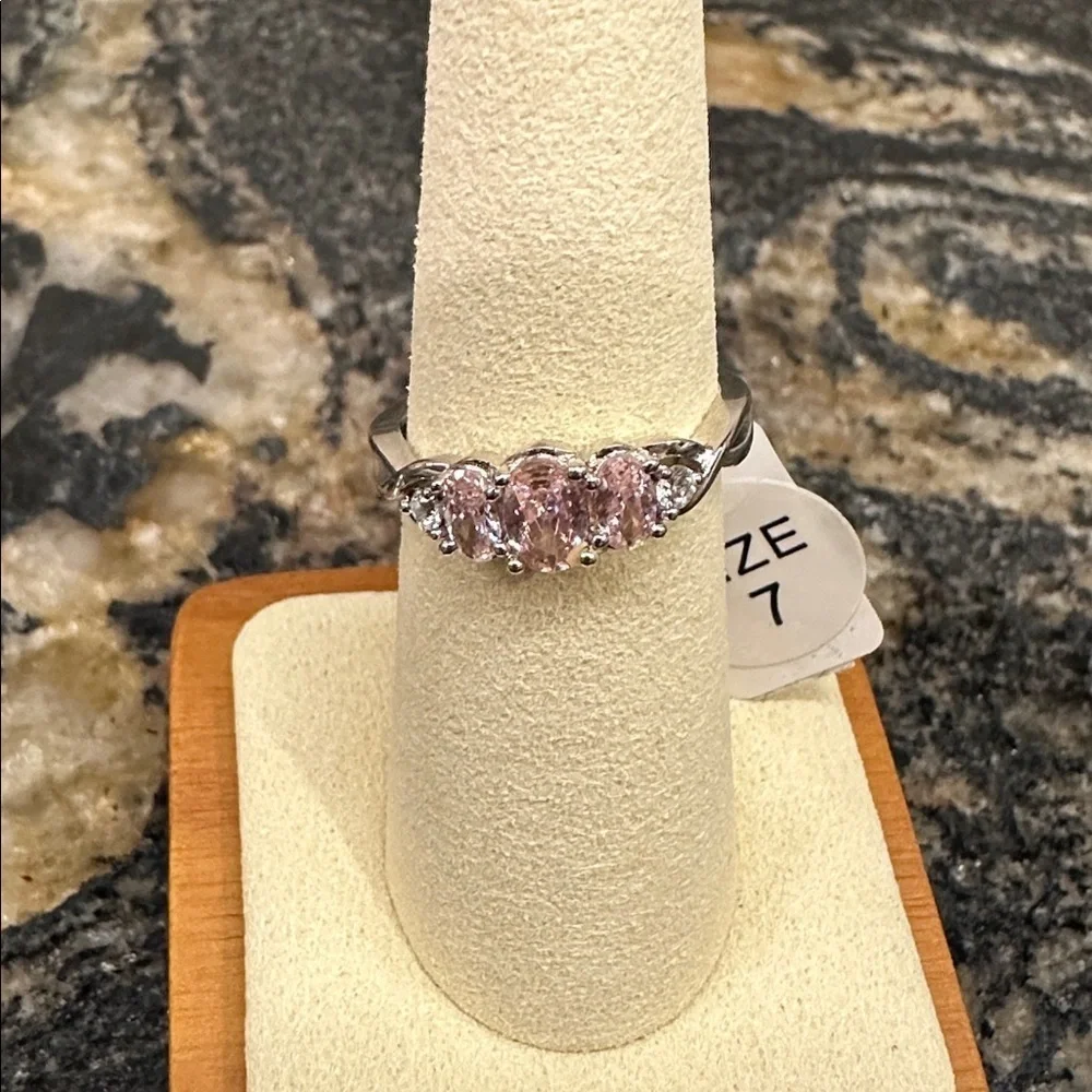 Elegant Silver and Pink Gemstone Ring